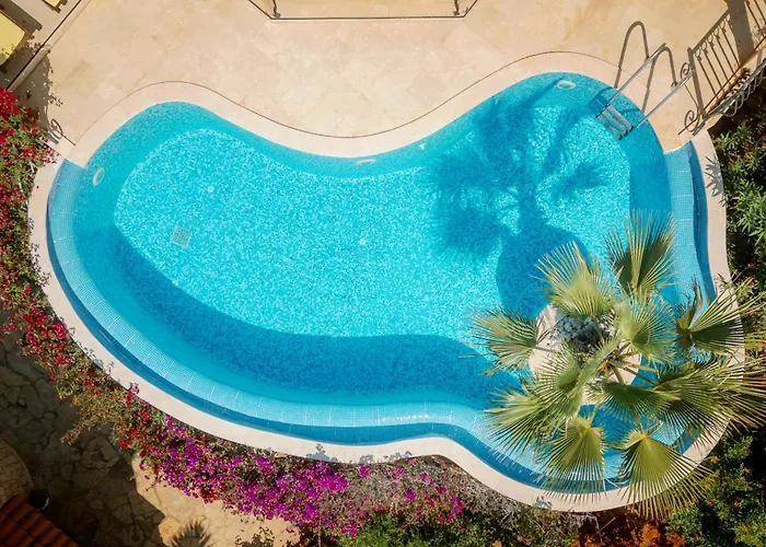 Limon, Cukurbag Peninsula-kas Villa