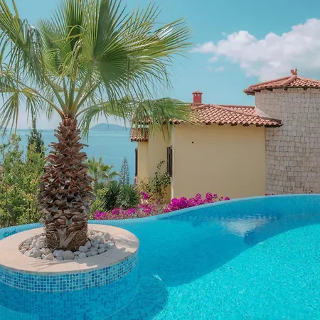 Limon, Cukurbag Peninsula-kas Villa