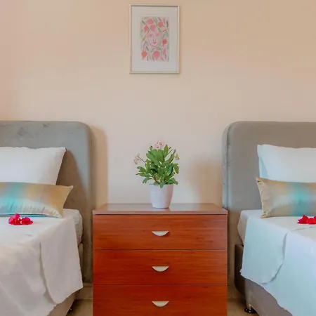 Limon, Cukurbag Peninsula-kas Villa