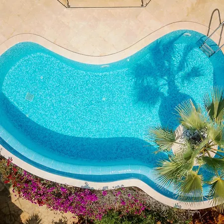 Limon, Cukurbag Peninsula-kas Villa