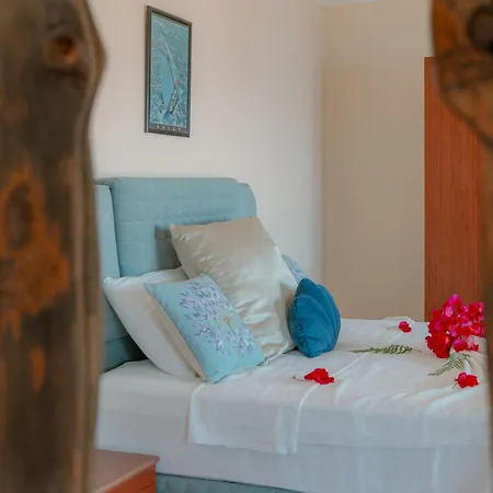 Limon, Cukurbag Peninsula-kas Villa